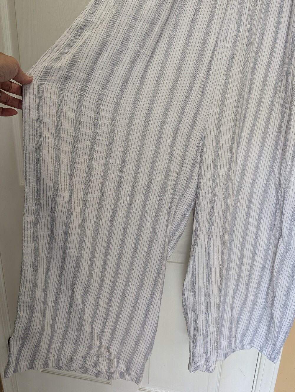 Lucky Brand Keyhole Soft And Comfy Striped Gauze Wide Leg Jumpsuit - Picture 4 of 12